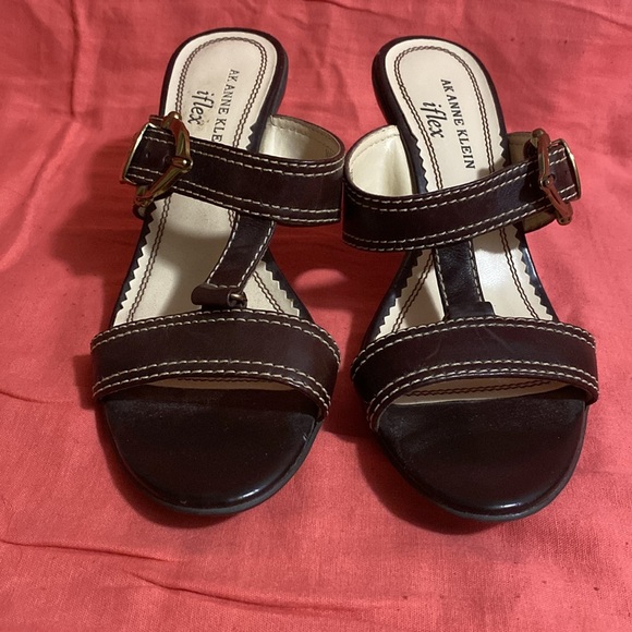 AK Anne Klein iflex slip-on Brown leather sandals. Size 6.5 - Picture 2 of 5